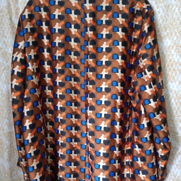 Zara Silk Woman's Blazer. Super pretty. Comfortable. Great with a tan and some j - Picture 8 of 8